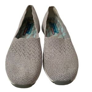 Skechers Women’s Gray Slip On Classic Fit Memory Foam Shoes Size 10